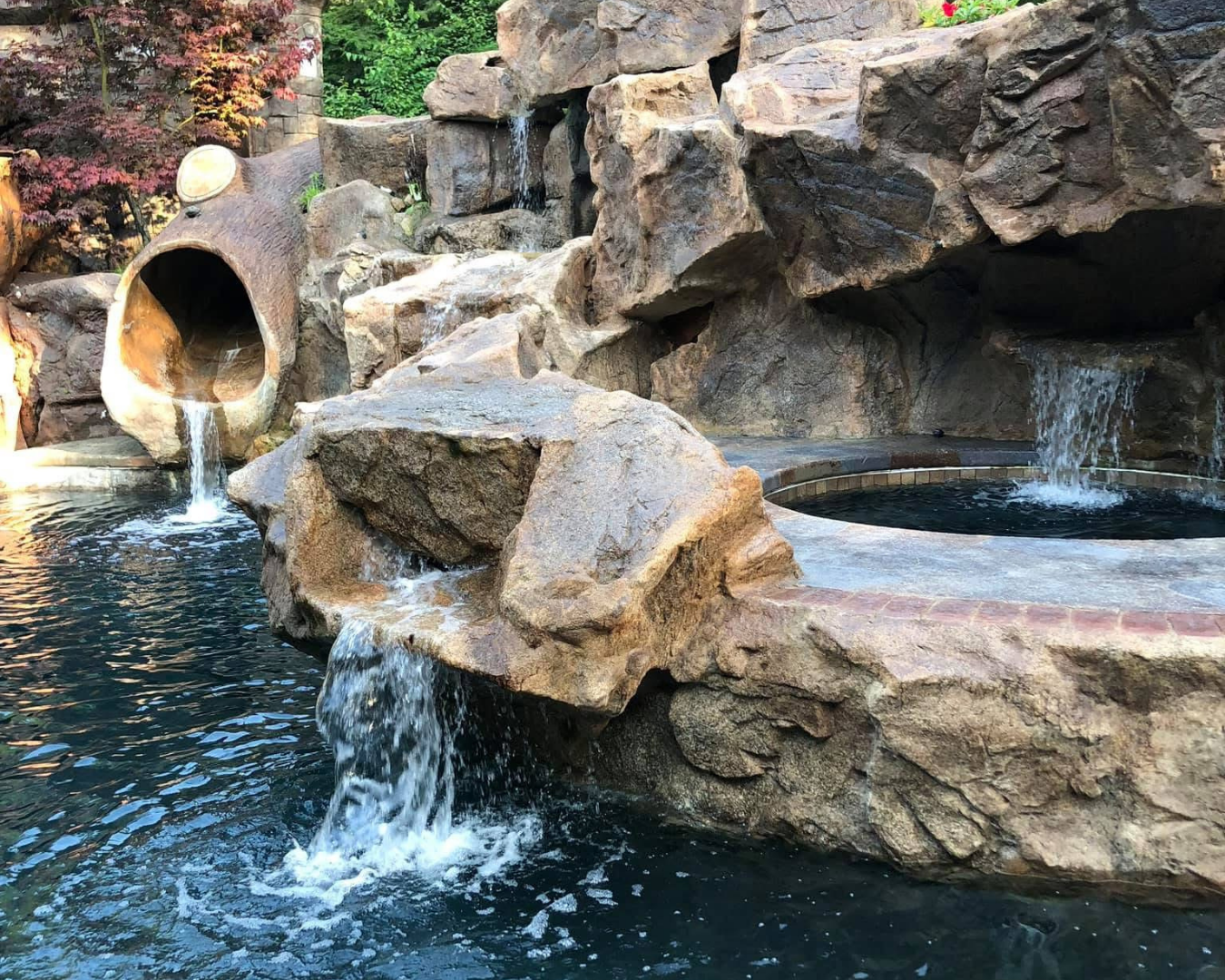 Custom Rock Features & Pool Grottos 1